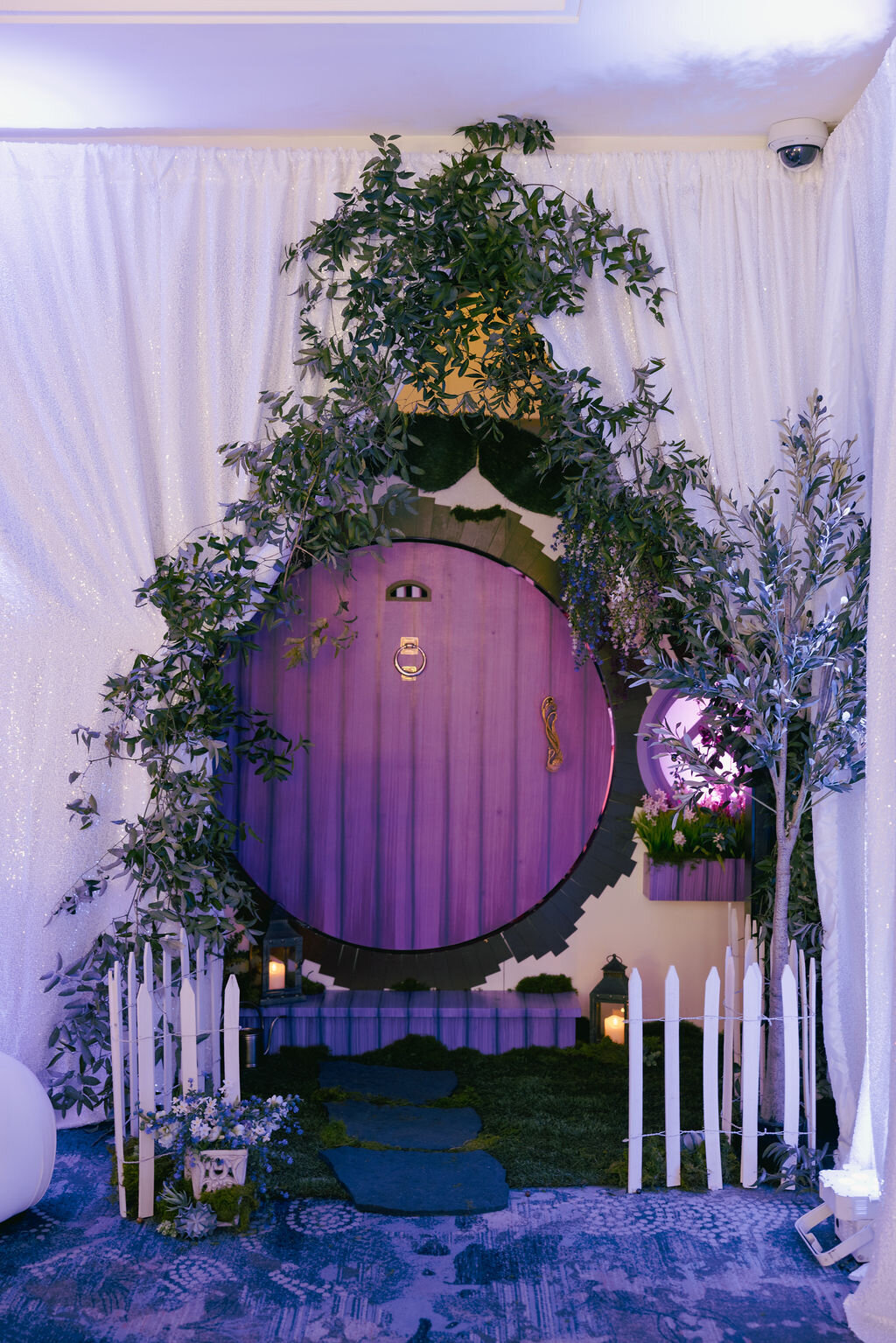 0105-HannahEignerDetails-TheoMiloPhoto