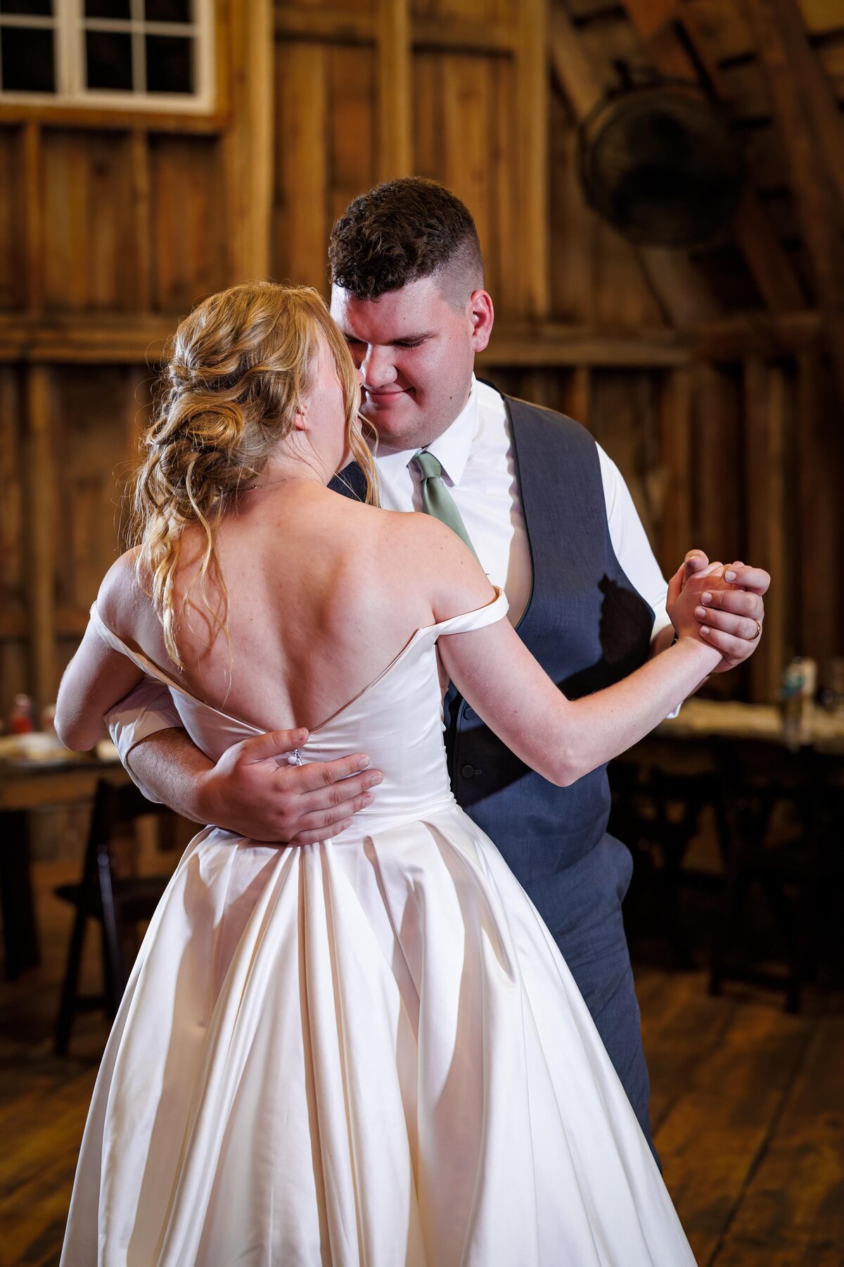 39-RaeganLiam-Wedding-Photographer-St-Cloud-Brainerd-MN-MindiJenningsPhotography