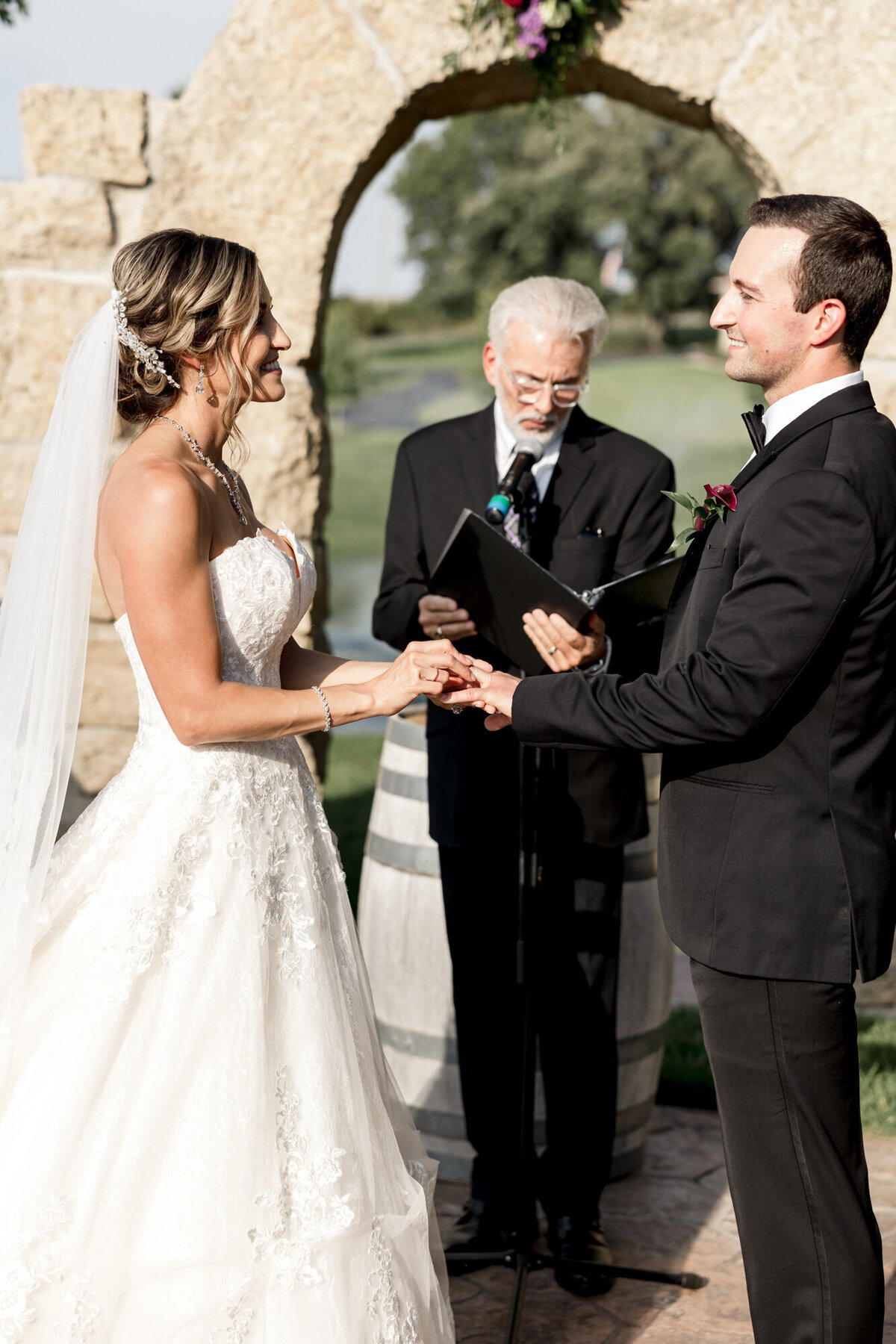 Summer-Wedding-DC-Estate-Winery-Beloit-Illinois-Meg-Dunn-Photography-57