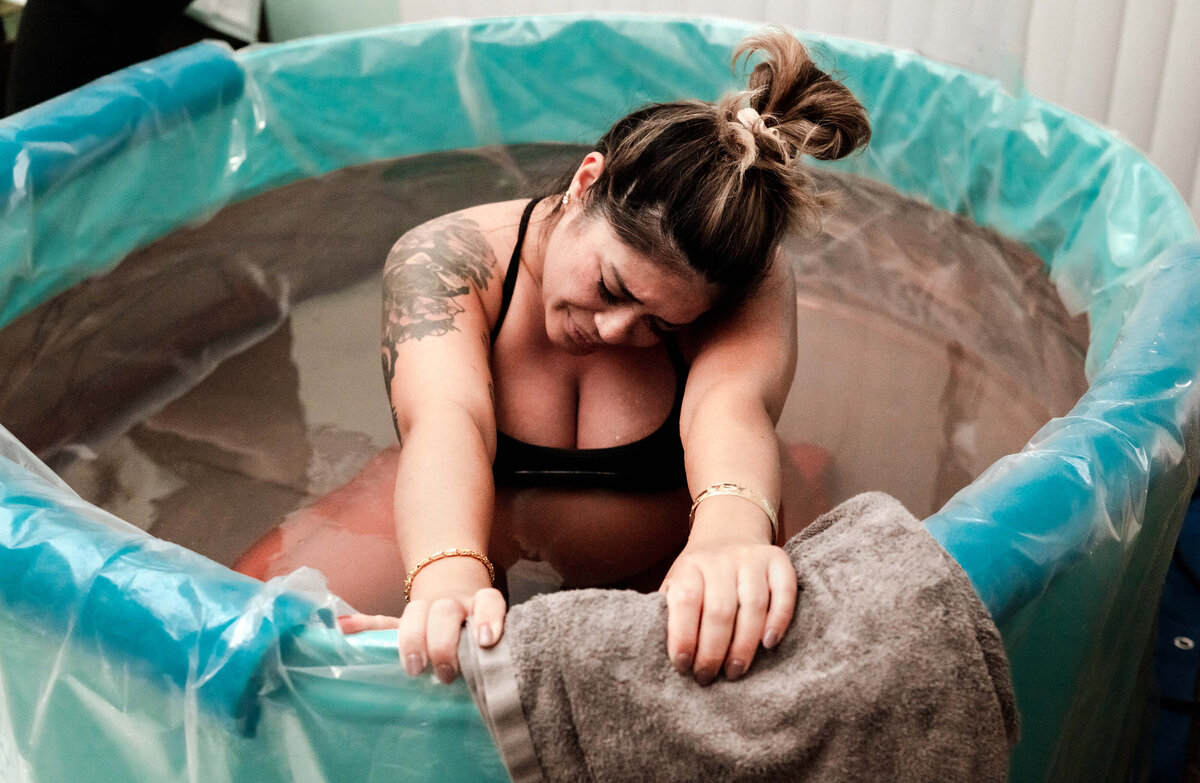 pusing-in-birth-tub