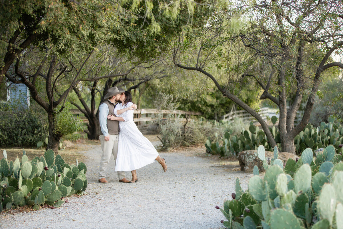 Dallas-engagement-by-wedding-photographer-Julia-Sharapova-107