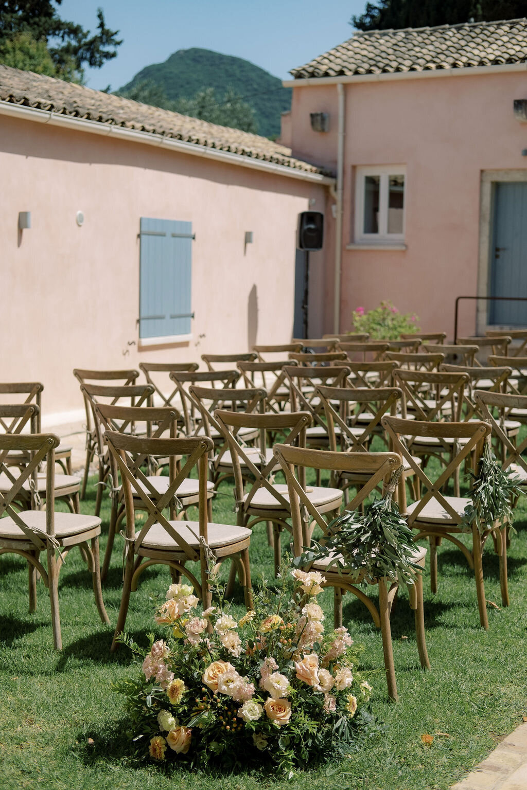 Ceremony_AnthonyEoin_Greece_CaitlinJoyce_Photo-1