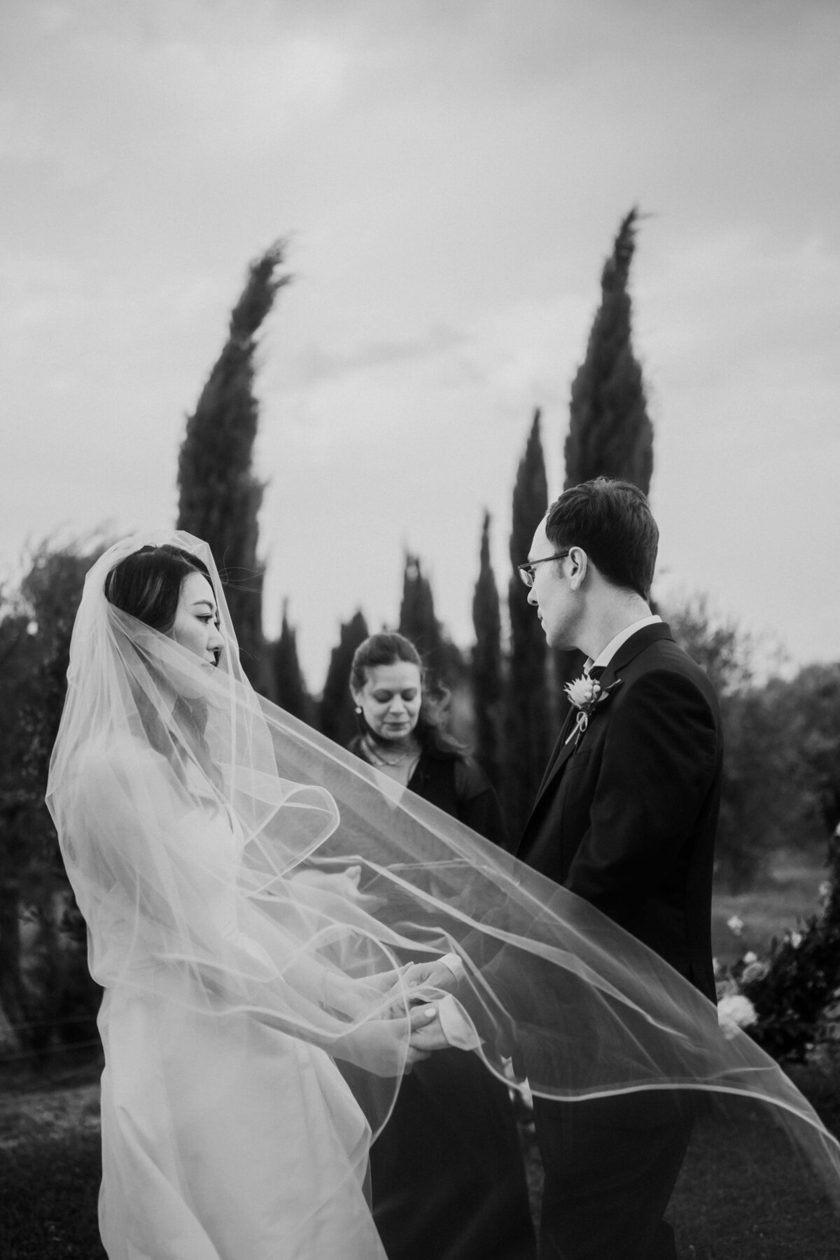 exclusive wedding in tuscany ceremony at villa mangiacane