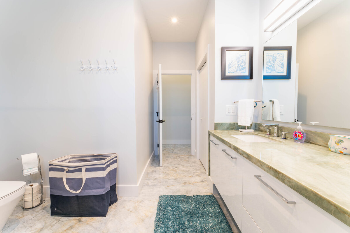 Bathroom 5 (2)