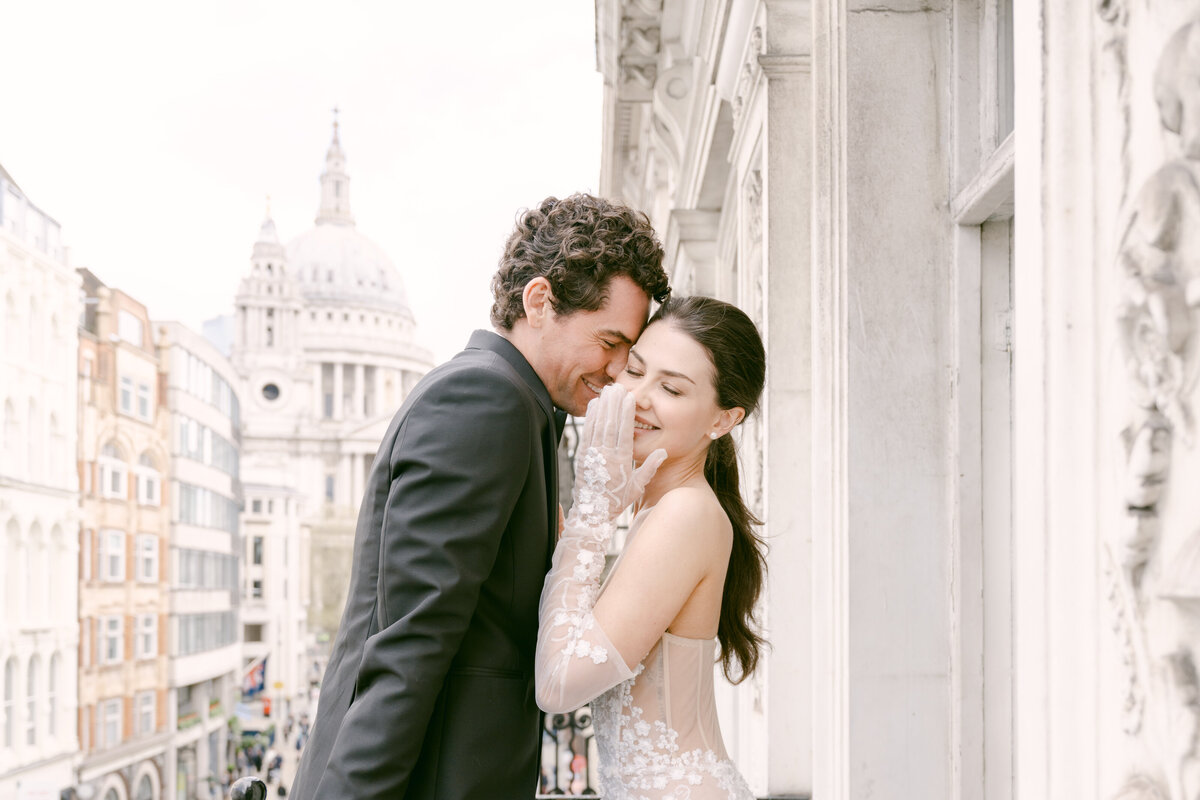 RuizRocksWeddings_Modern Elegant London City Elopement_00368
