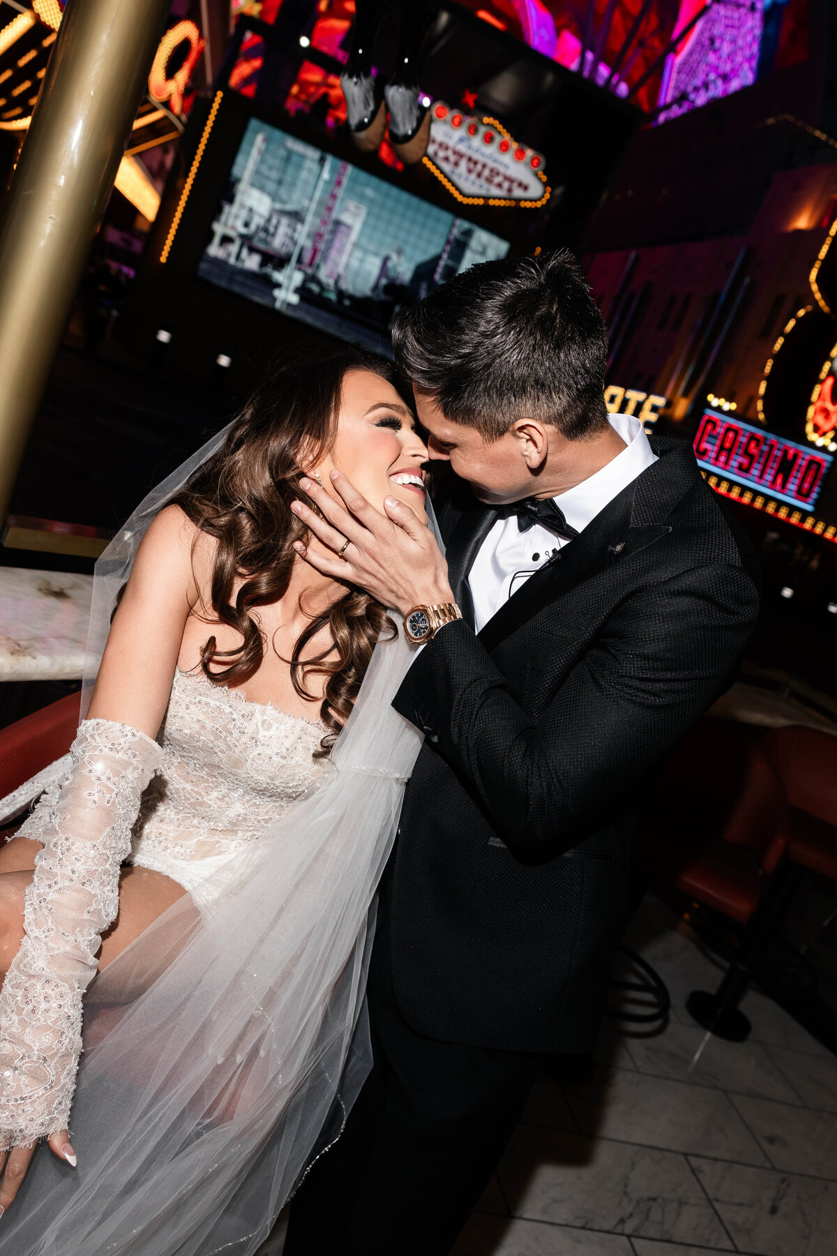 96riskyexposure_alexis-tyler_las-vegas-elopement-photography