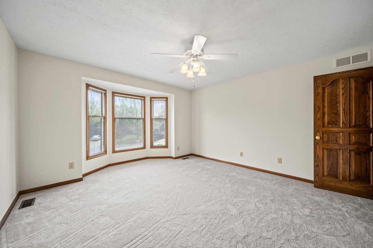 61-web-or-mls-A7405590