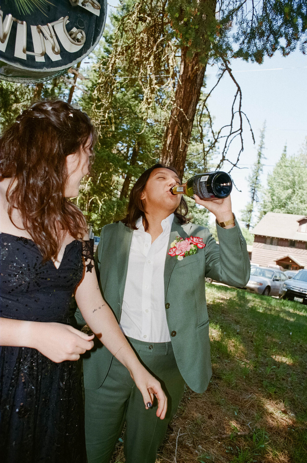 Champagne_Brenda&JanieElopementPhotos_OregonWeddingPhotographer_KuroCreativeHouse-9