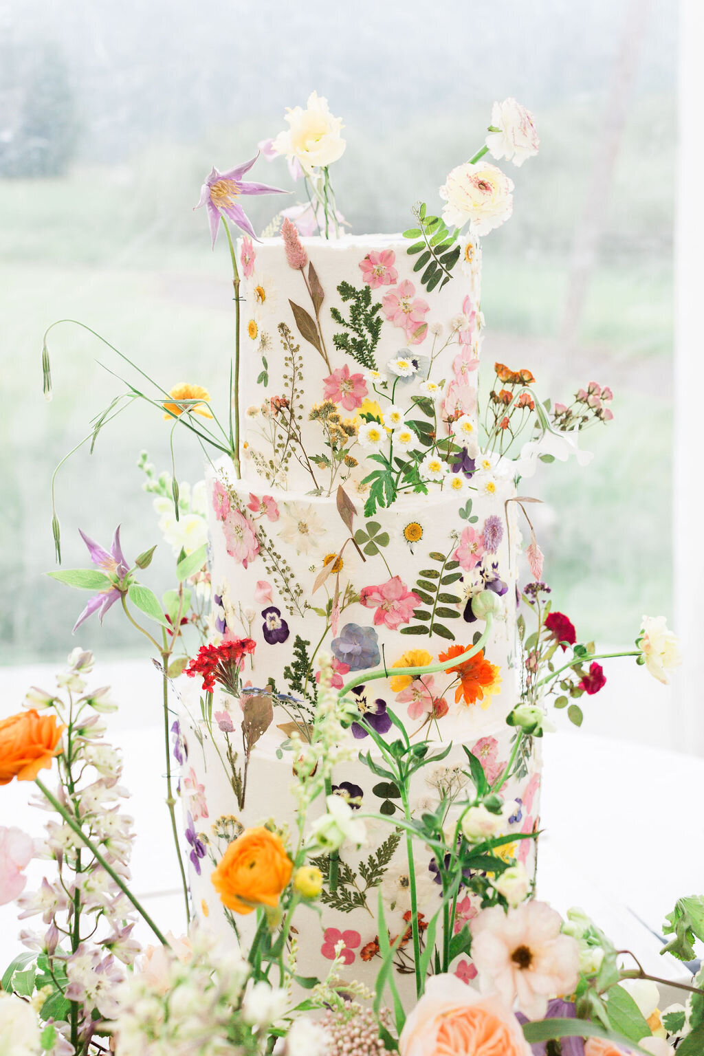 wildflower wedding cake
