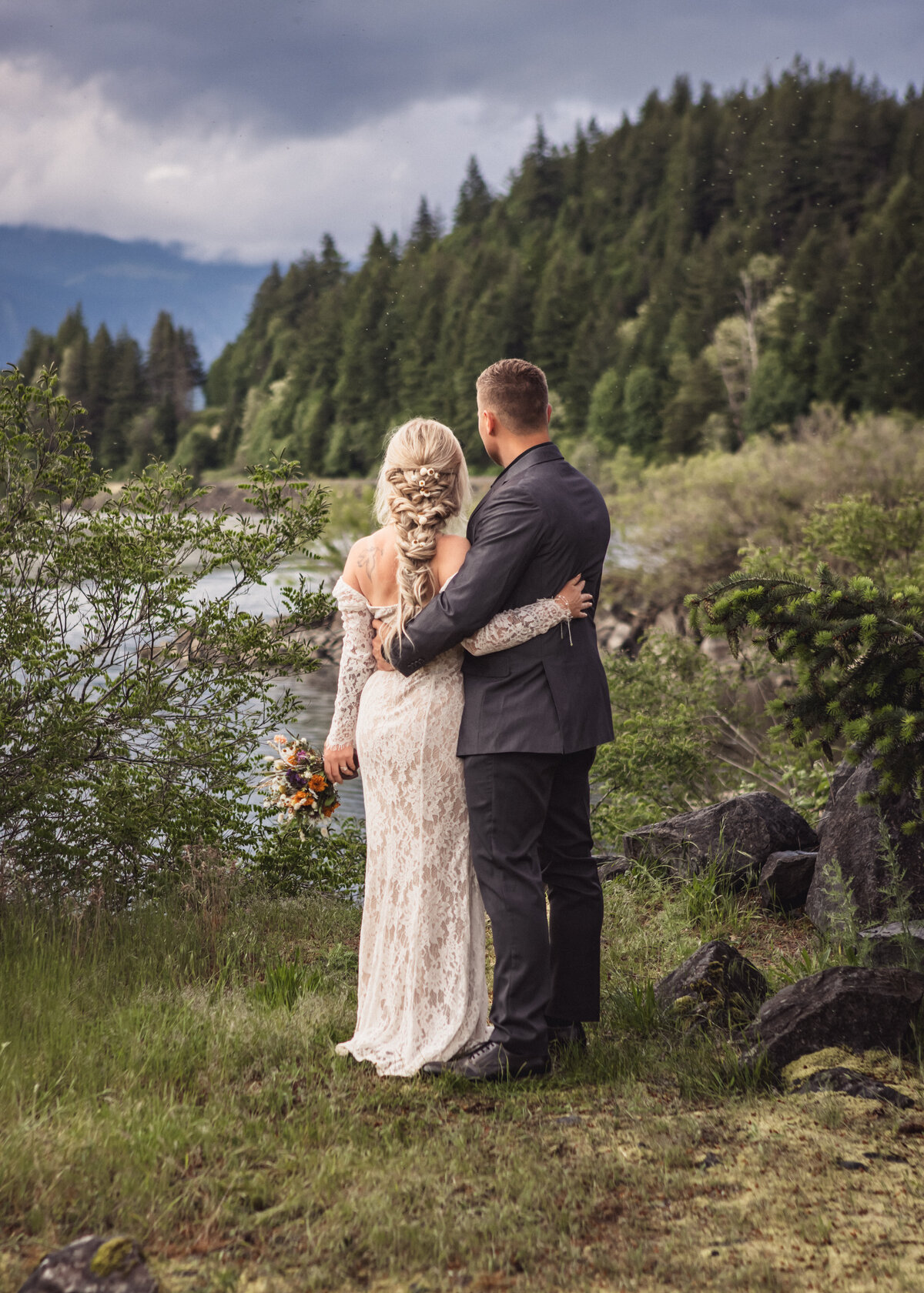 Columbia-Gorge-Elopement-Photographer