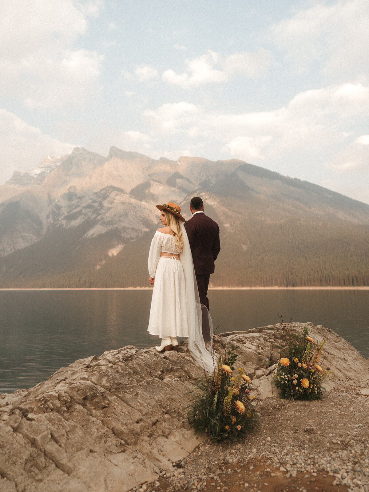 banff-elopement-wedding-photographer-lake-louise-alberta-taylor-dawning-photography-154