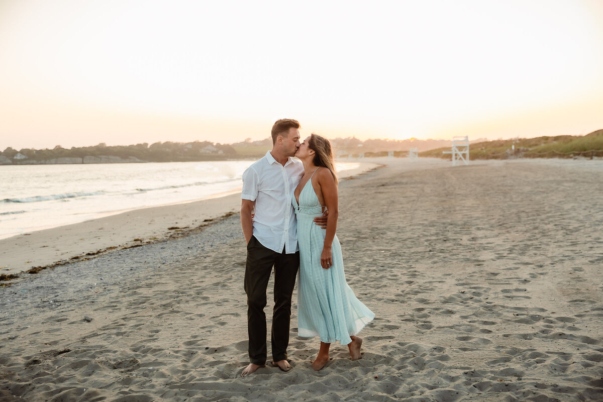 Nicole-Marcelle-Photography_051_newport-sunset-engagement-christie-mitch