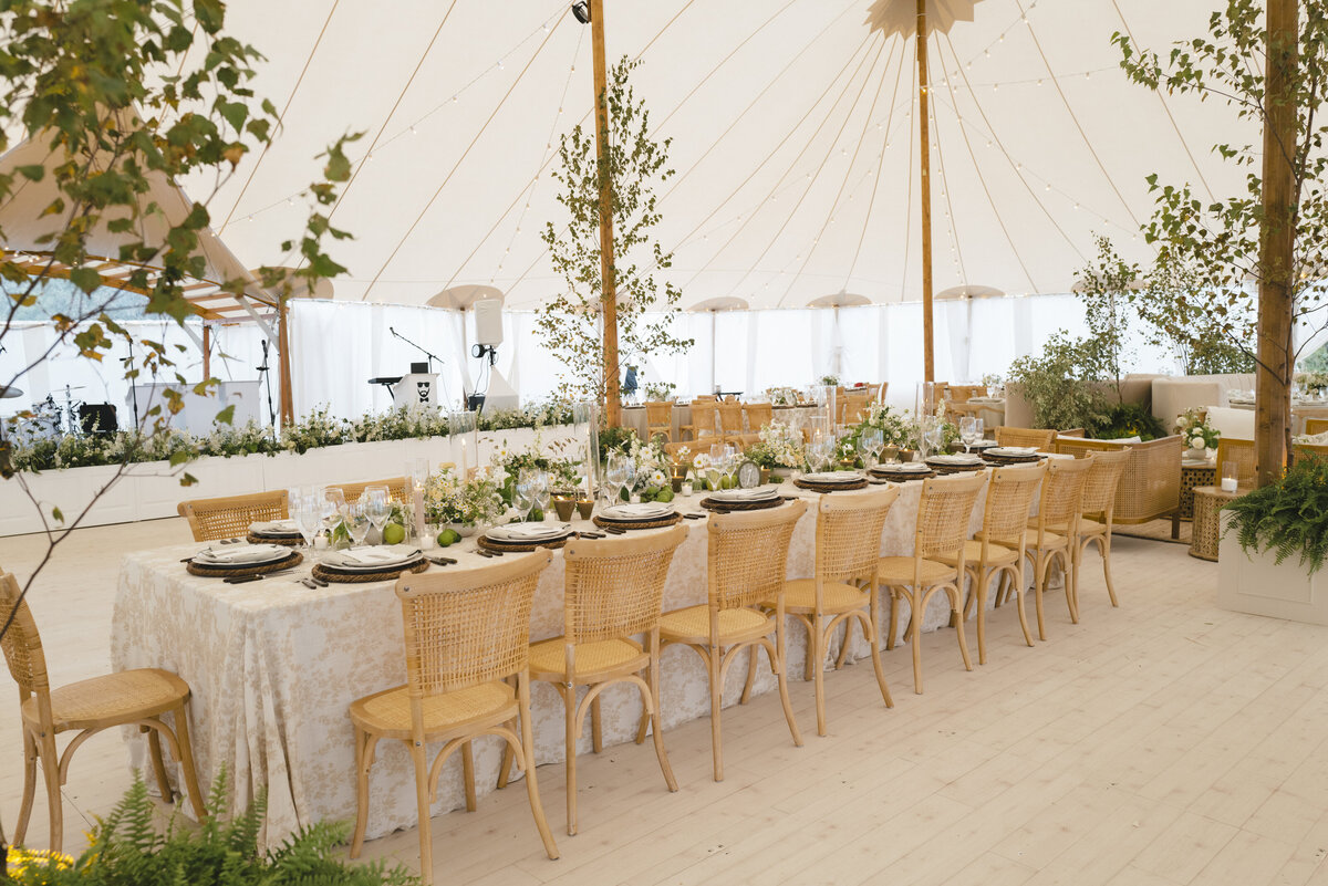 Marthas-vineyard-wedding-planner-kg-events-design-luxury-destination-weddings-private-events-corporate-events-edgartown-ma-event-designer-outdoor-tented-wedding-reception-island-wedding-vogue-wedding-pohogonot-198
