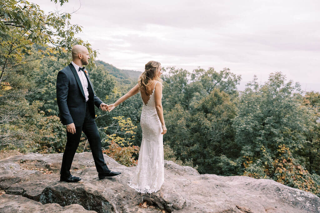 50-sewanee-mountain-wedding-couple-view-modern-vintage-events