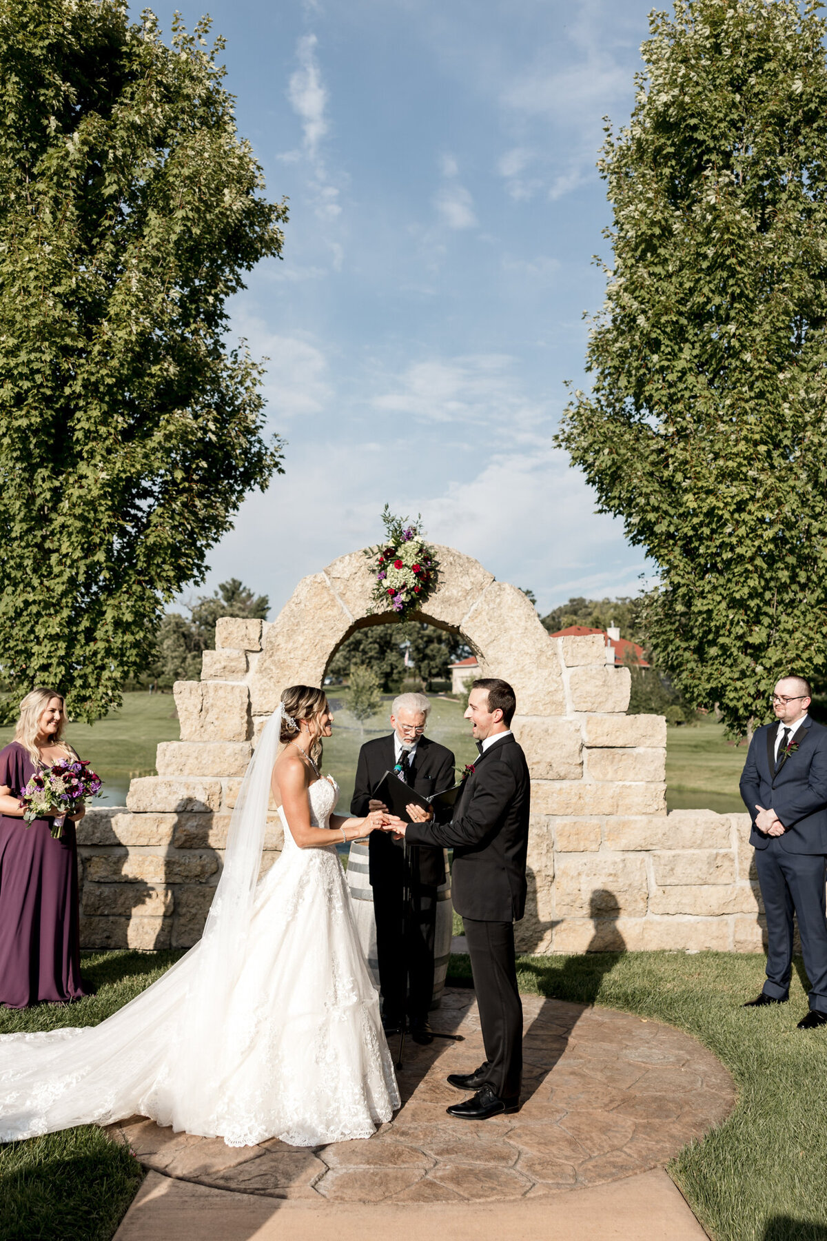 Summer-Wedding-DC-Estate-Winery-Beloit-Illinois-Meg-Dunn-Photography-56