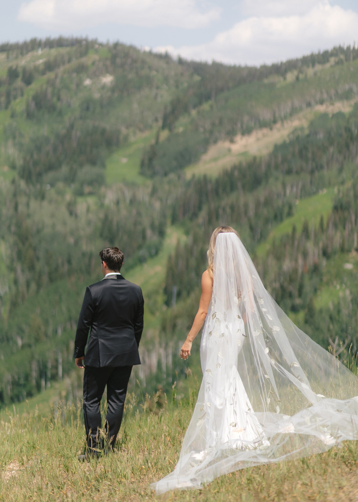 7.13-Hanna-Dan-Lake-Catamount-Steamboat-Wedding-Previews-11