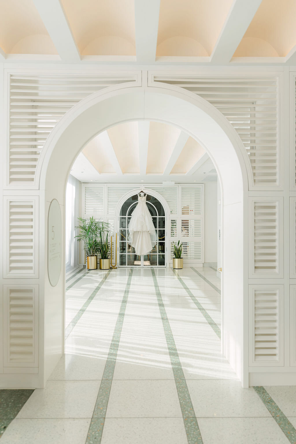 Honeyrose Hotel Montreal Wedding | montreal editorial wedding photographer | luxury moment photography-8671
