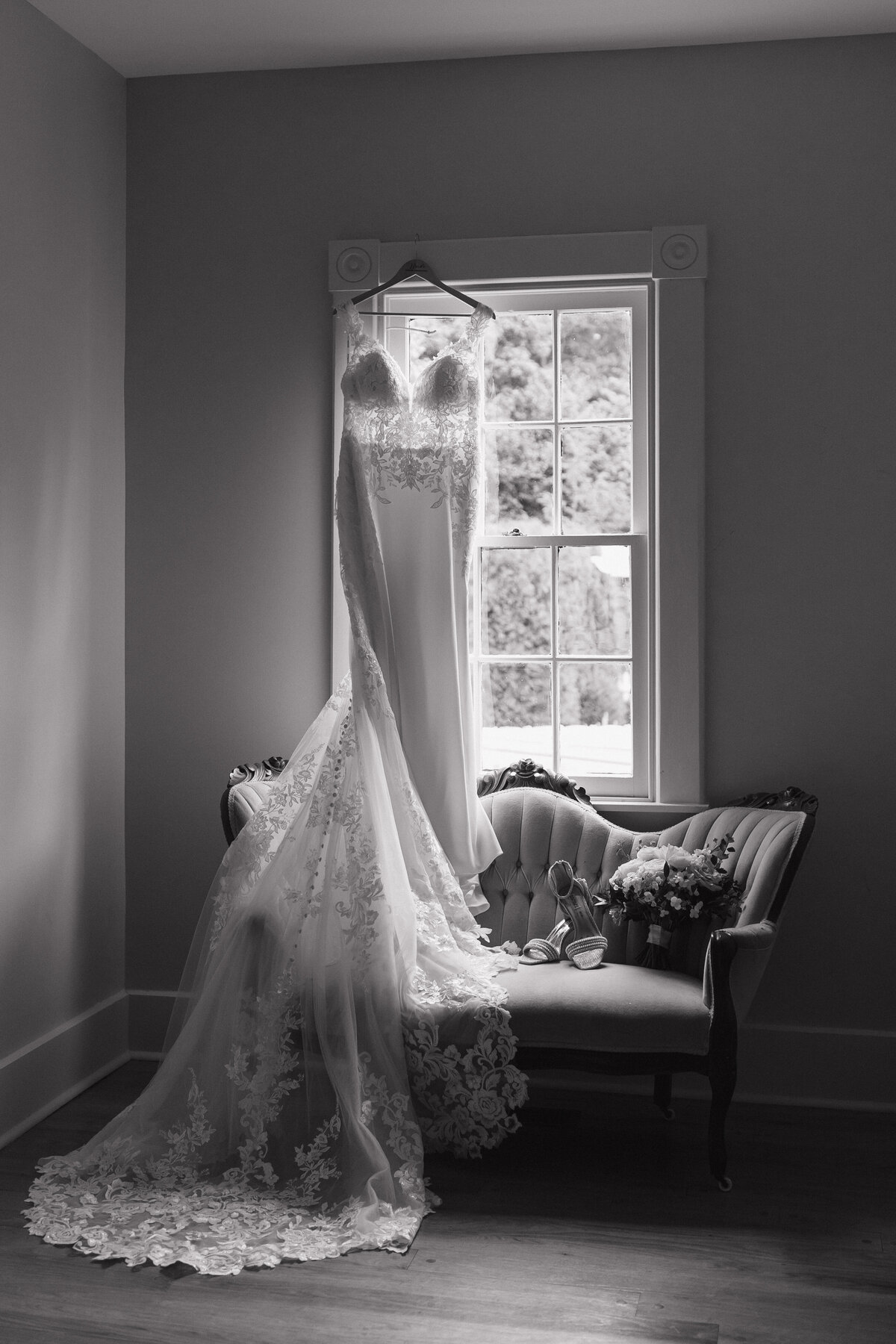 Black and white Indianapolis bridal portrait photography