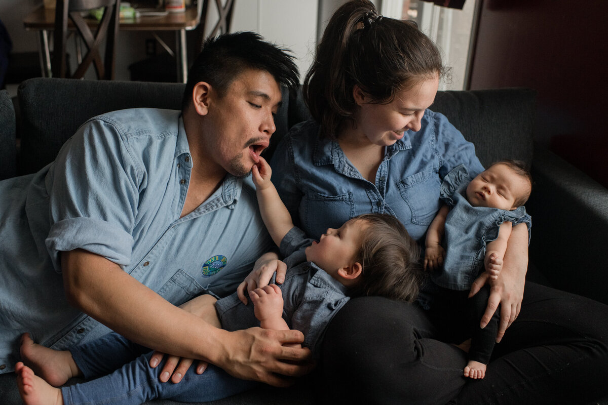 vancouver-newborn-baby-family-home-photoshoot-42