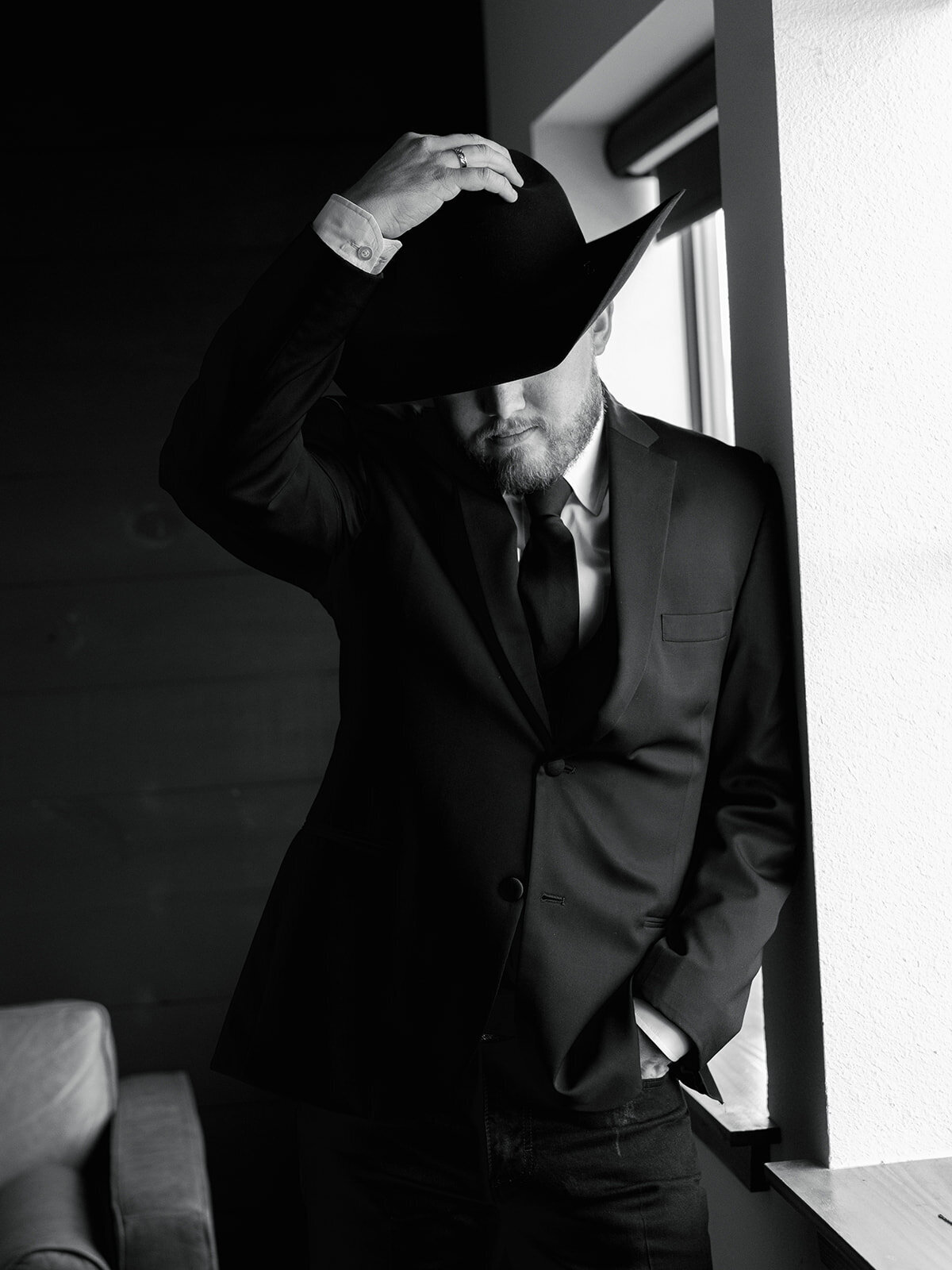 2025-10-11_DykesWeddingPreviews_MollyMurphyPhotography-13