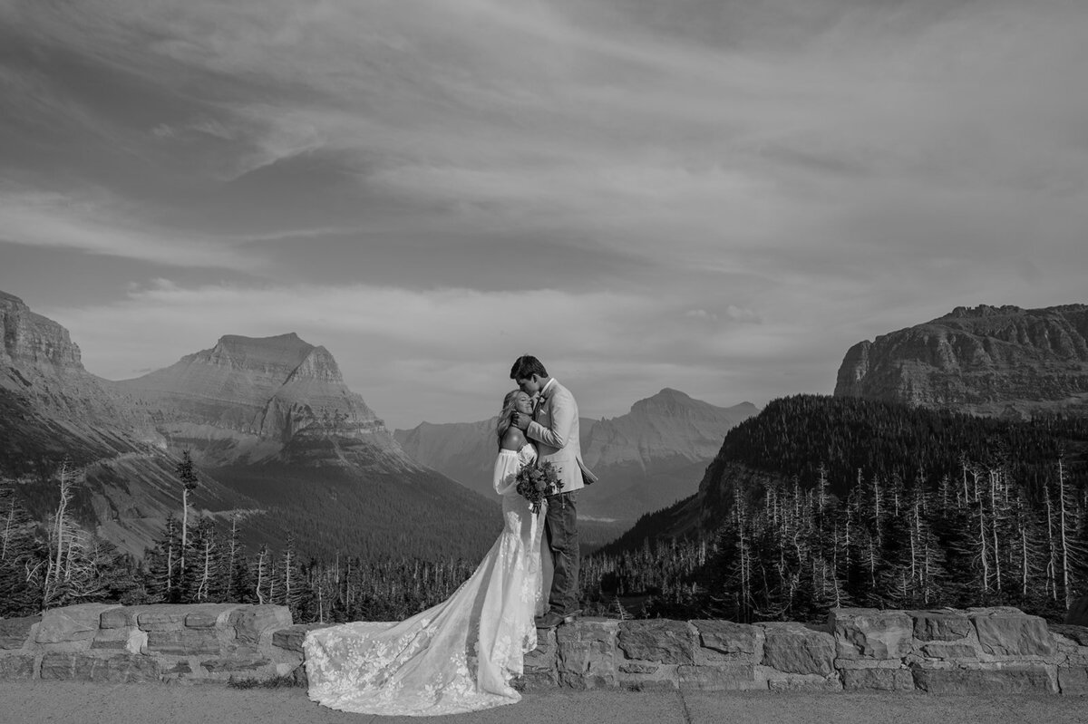 presley-gray-photo-glacier-national-park-elopement-7031