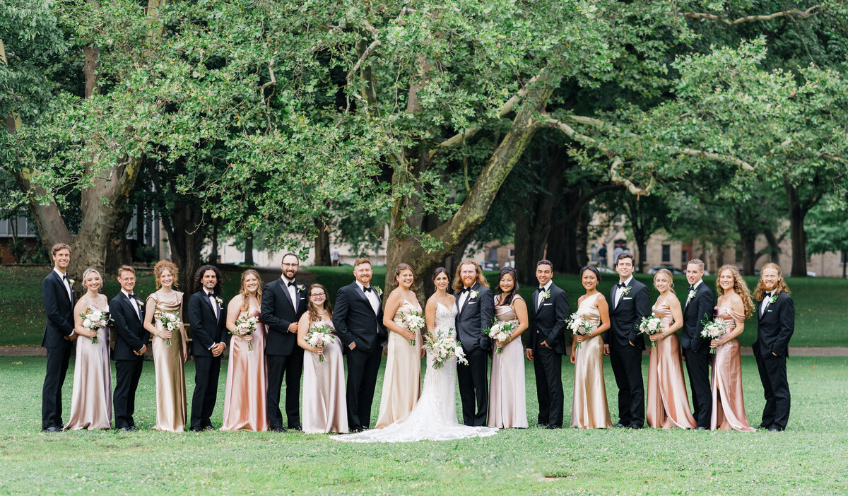 bridal-party-group-national-aviary