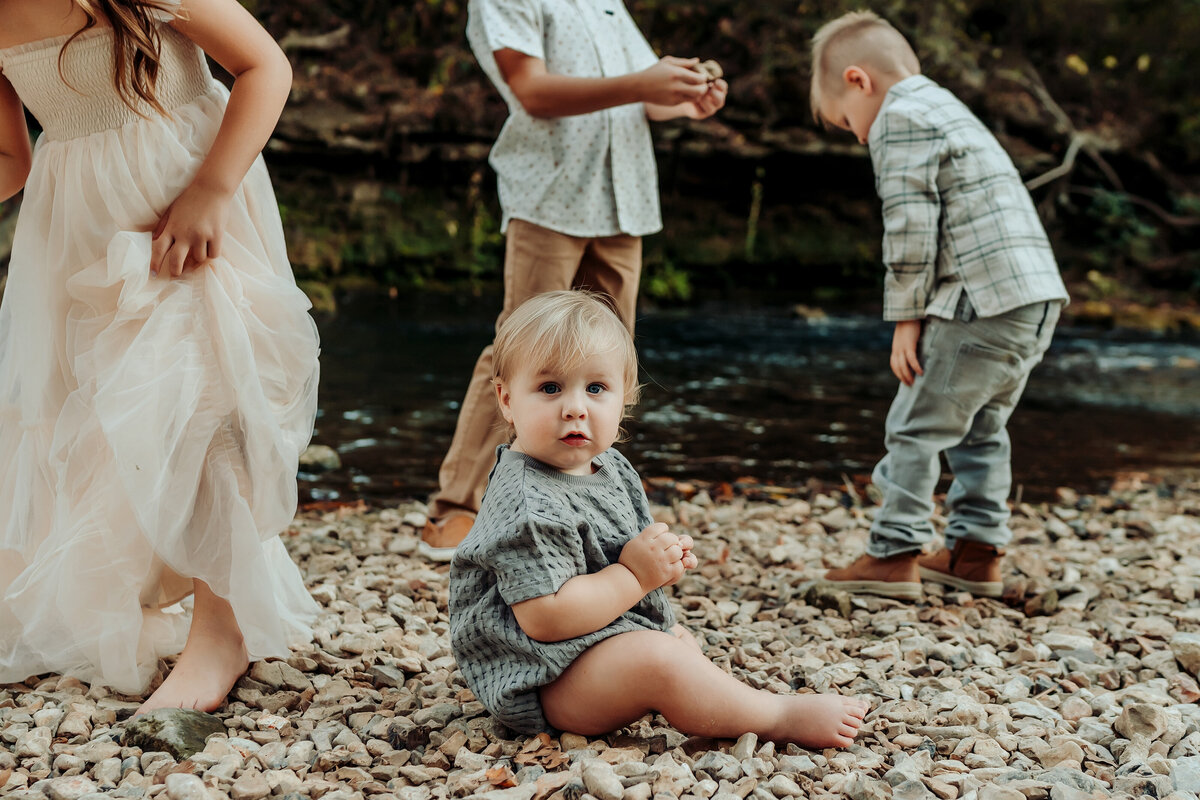 Roaring River State Park Family photographer Lifestyle (4)