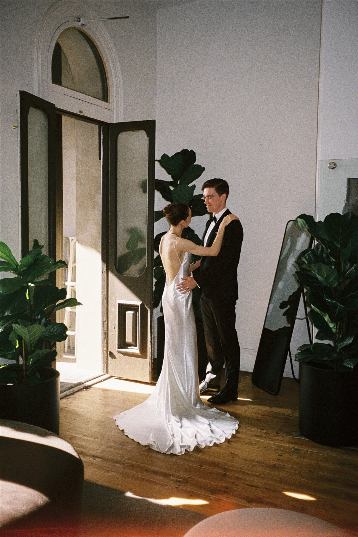 Maegan-Brown-Moments_20240120_Wedding_Stella-Julian_Botanical-Gardens_Sophia-Prahran-Arcade_35mm-Film_0012-2