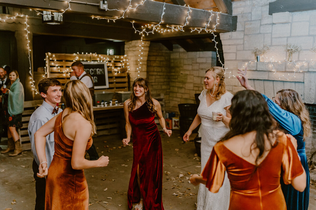 storyteller-collective-photo-co-wedding-reception-dancing-walnut-woods-state-park-west-des-moines-iowa