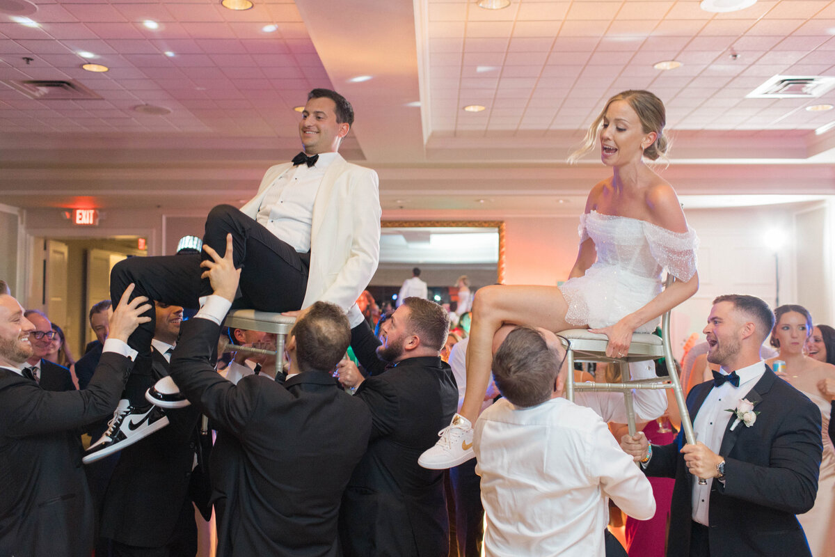 Molly Sue Photography New Jersey + East Coast Wedding Photographer Romantic Imagery Engagement Lifestyle Heirloom Wedding Albums49668