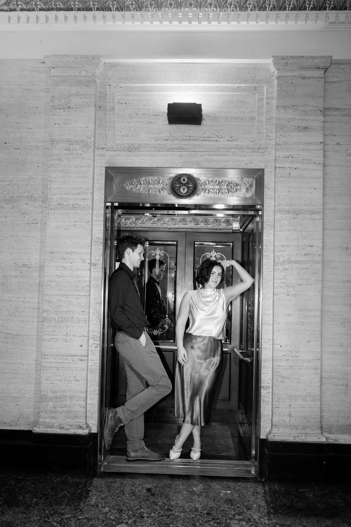 Aspen-Avenue-Chicago-Wedding-Photographer-Hilton-Palmer-House-Vintage-Hotel-Timeless-Editorial-FAV-54