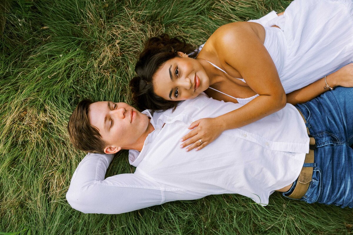 engagement-photos-lying-in-grass