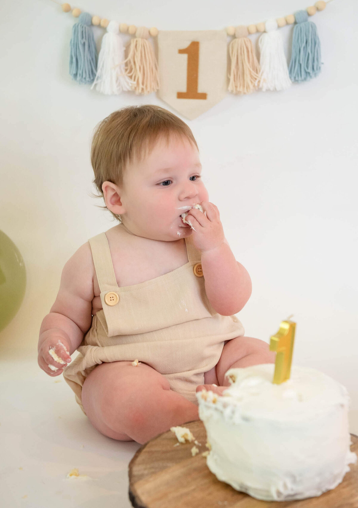 studio-smash-cake-photography-in-wisconsin-alabaster-photos