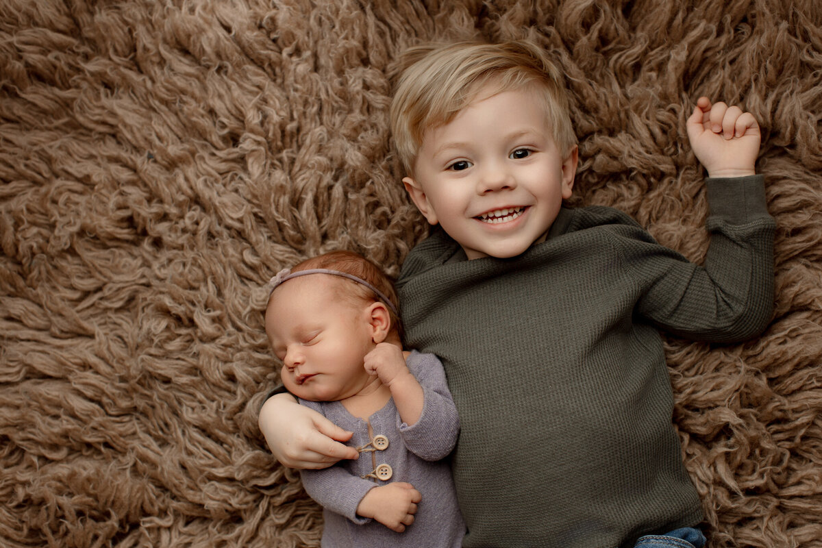 NW Arkansas family photographer, family portraits near me Northwest Arkansas, NWA newborn photography, maternity portrait studio NW Arkansas