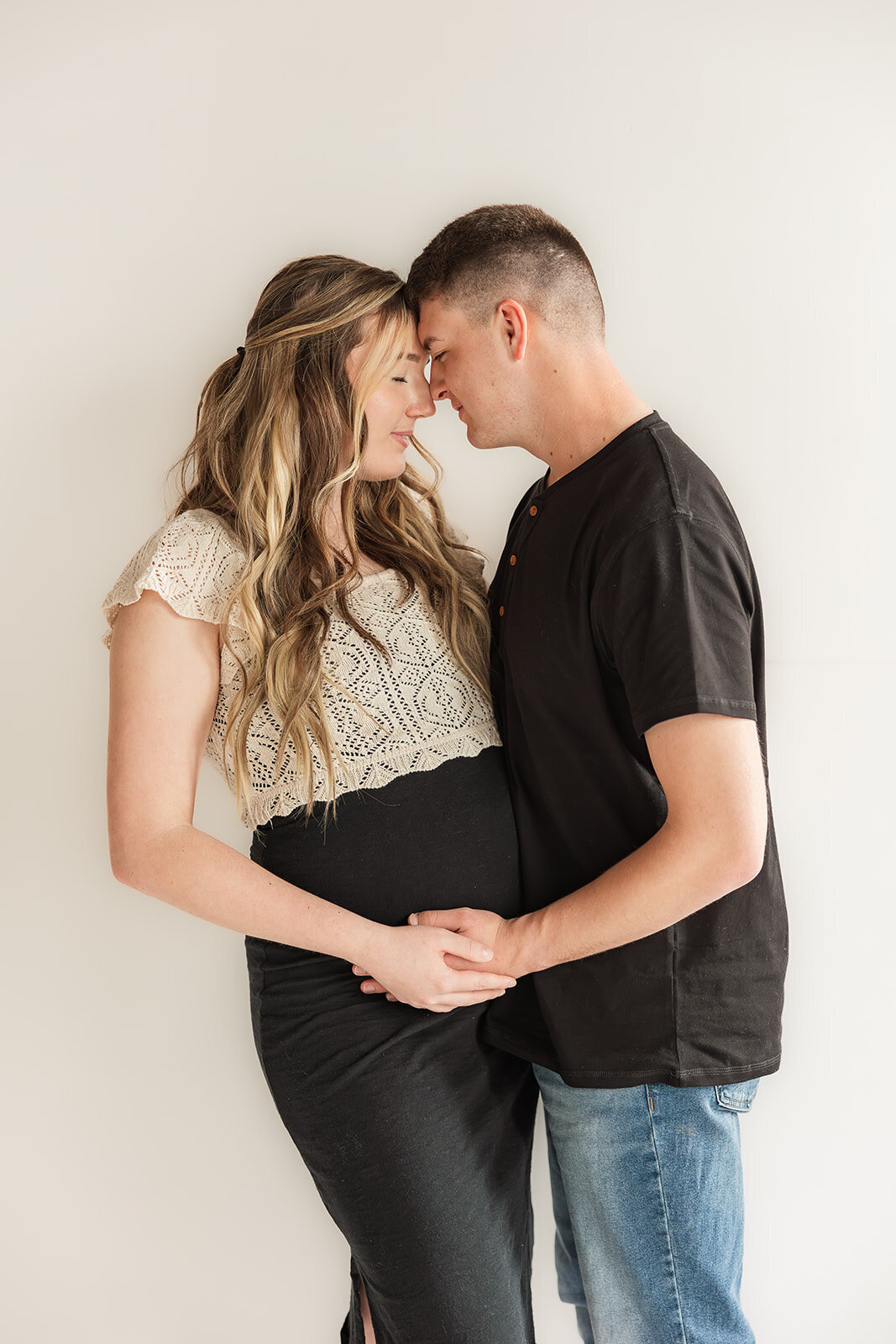 Announcement Photos 2024_Alexis Fox Photography + studio + Pregnancy Annoucement + Fortville + Indiana (19 of 29)