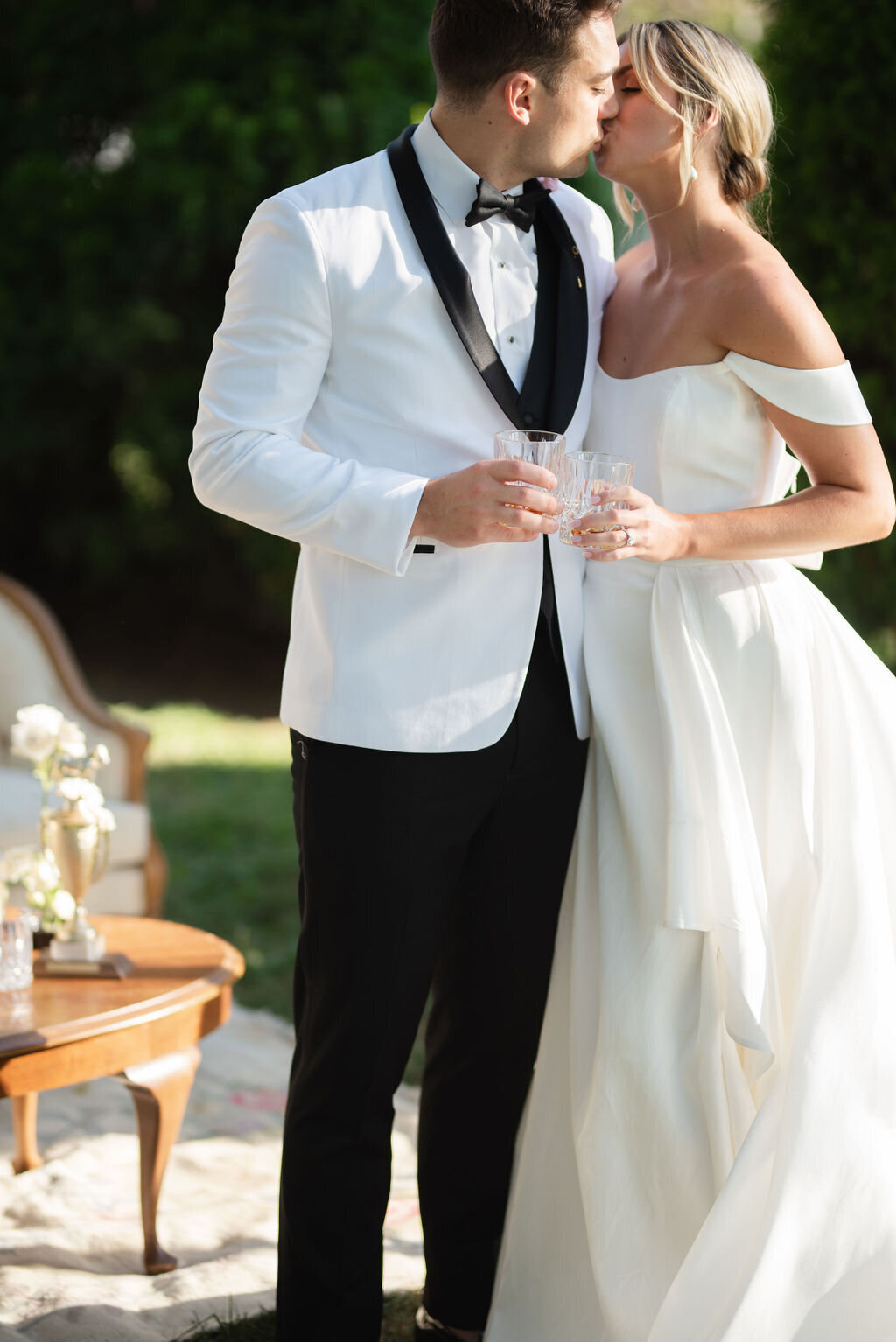 bride-groom-riverfront-fall-wedding-kentucky3