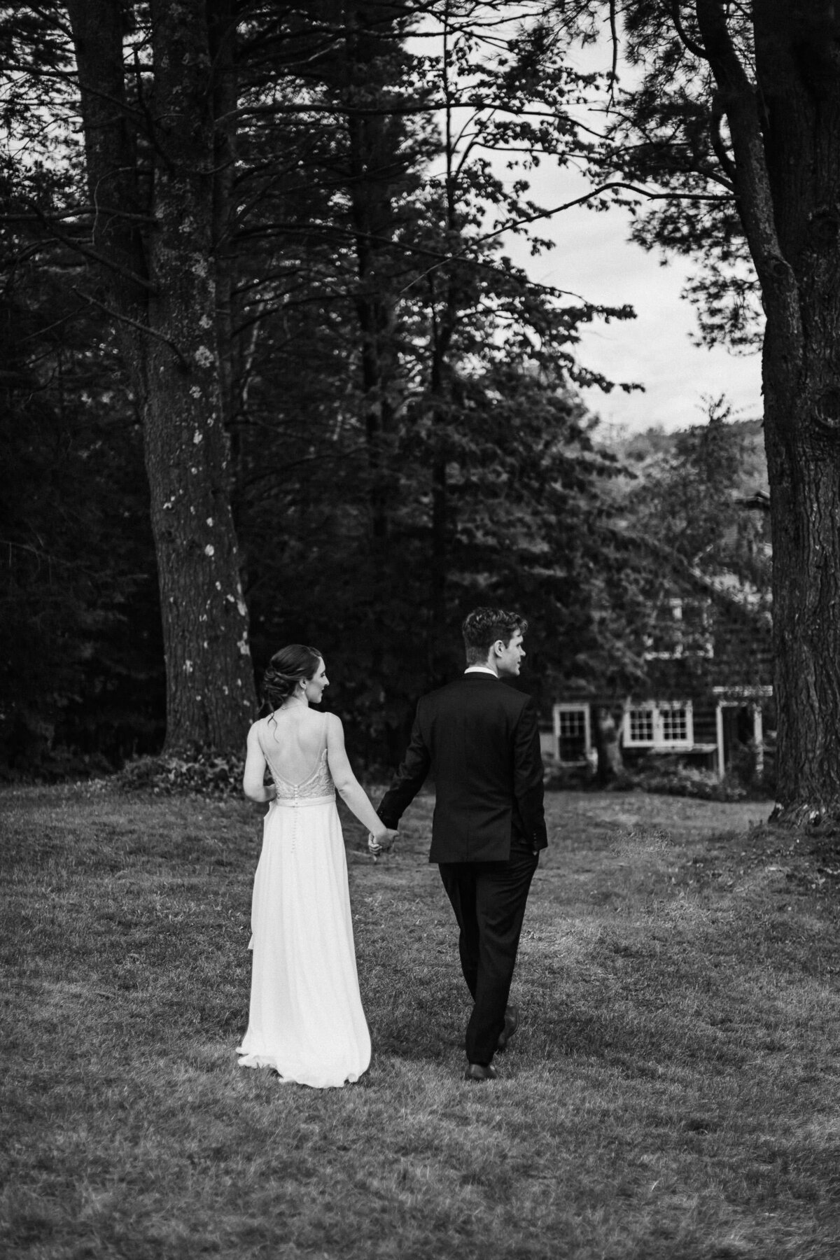 Nicole-Marcelle-Photography_101_squam-lake-wedding-private-residence-grace-sam