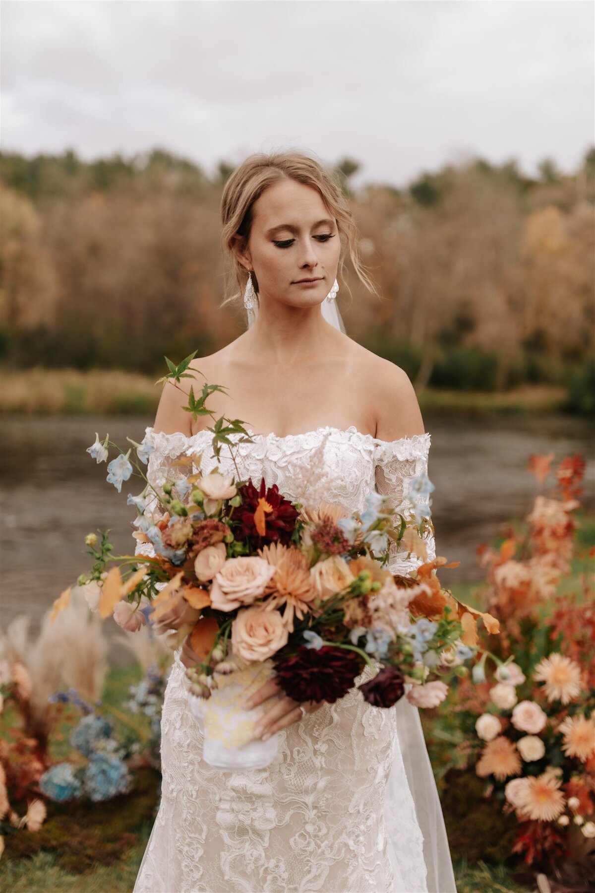 moody fall  bridal bouquet