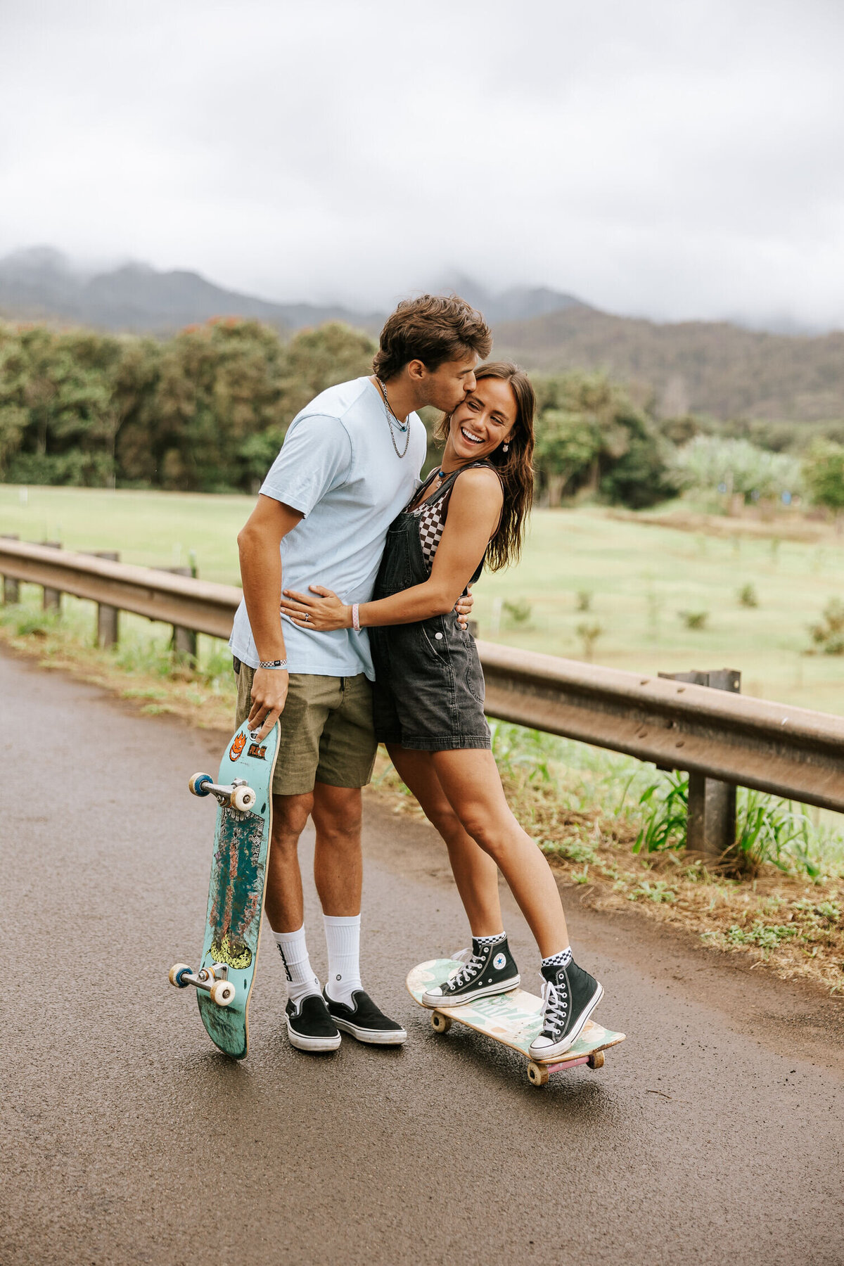 North_Shore_of_Oahu_Engagement_Photos_Skateboards_Laie_Kahuku_Haleiwa-32