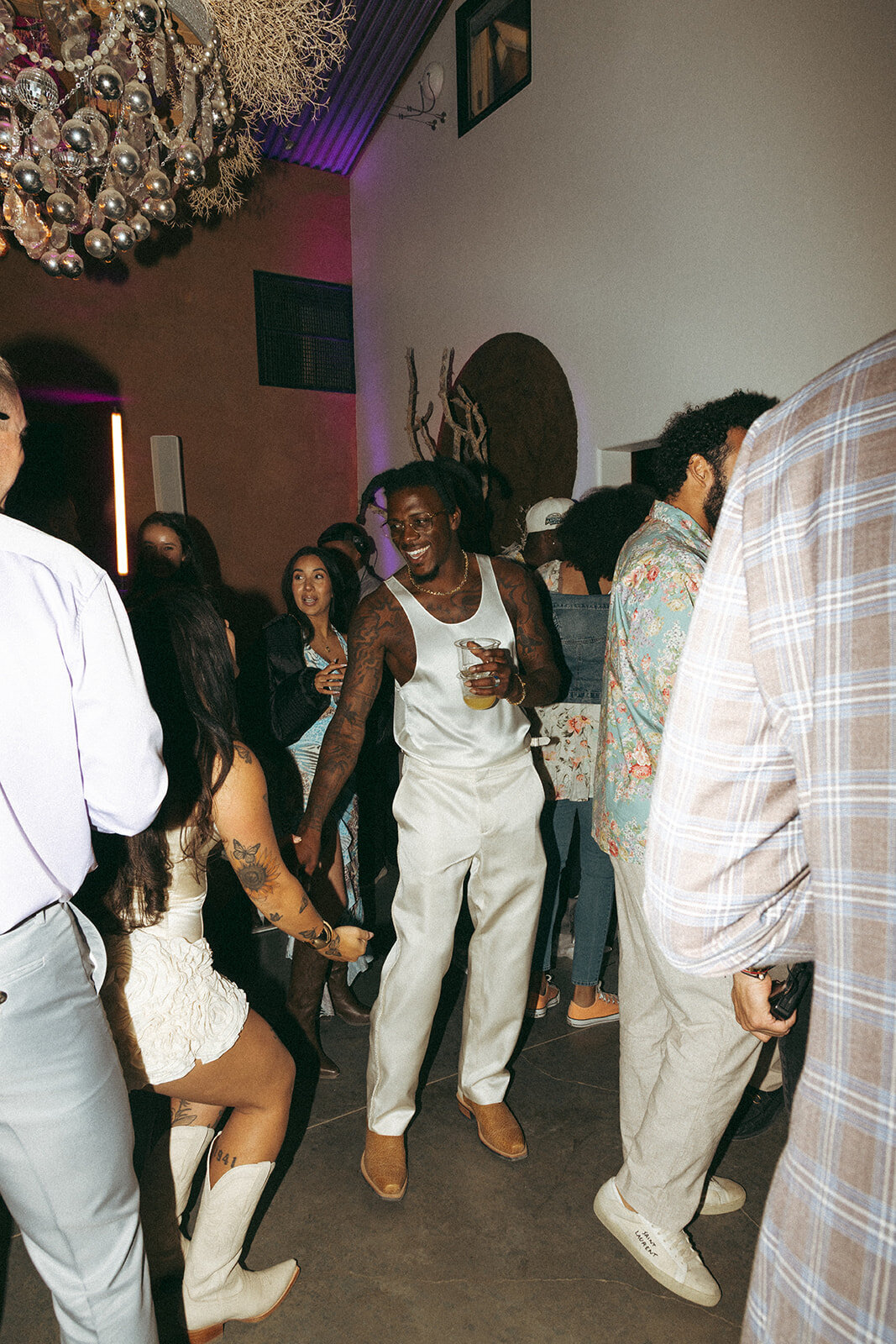 Faye-Fern-Creative-GoldenVibesPhoto-Sacred-Sands-Joshua-Tree-Wedding-Richie-James-Clara-Critchfield-Dance-Party-50