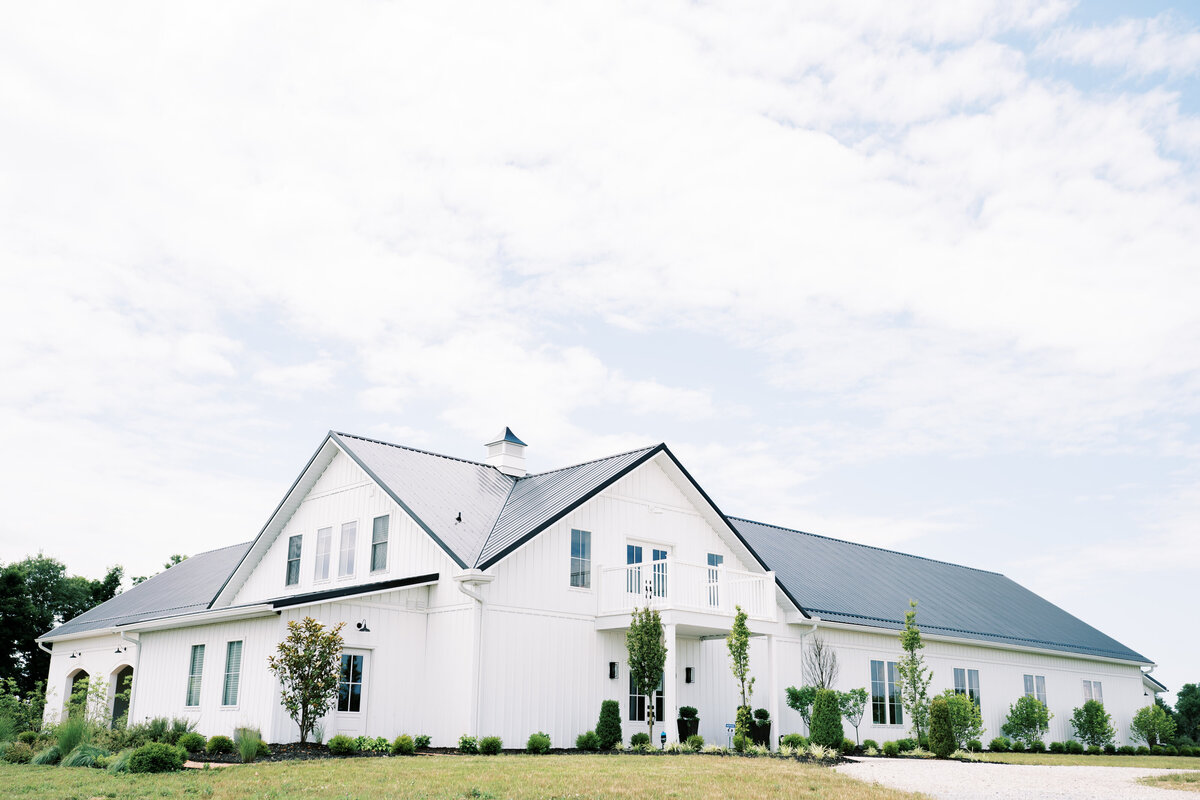 columbus ohio modern farmhouse wedding venue