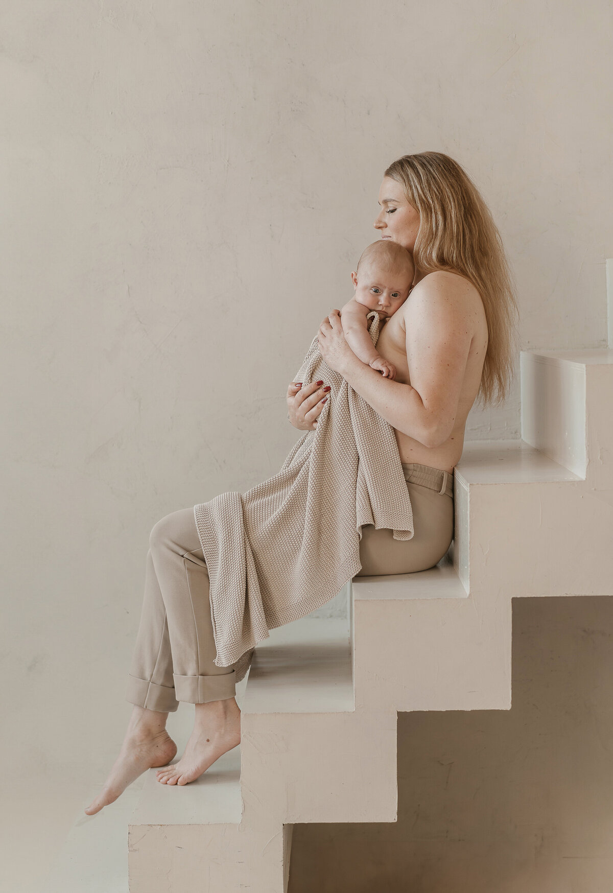 newbornshoot-studio-trap-skintoskin