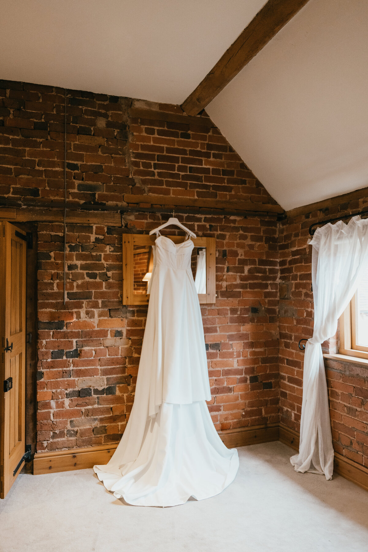 GraceDovePhotography_Charlotte&JoshuaWedding_WeddingPrep-5