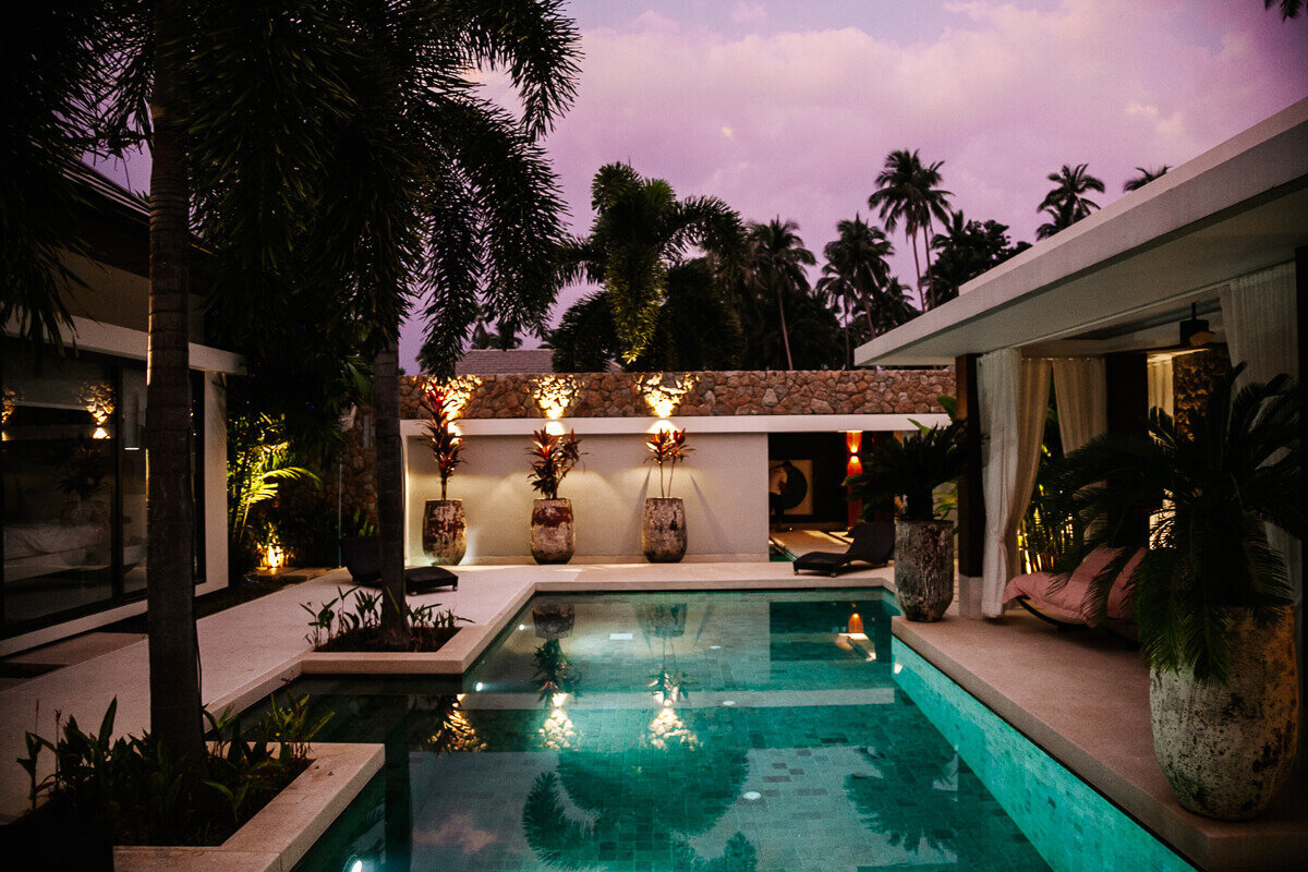 Discover Casa Orientale, a beautiful Balinese-style villa, surrounded by lush vegetation, near Mae Nam in Koh Samui Thailand.