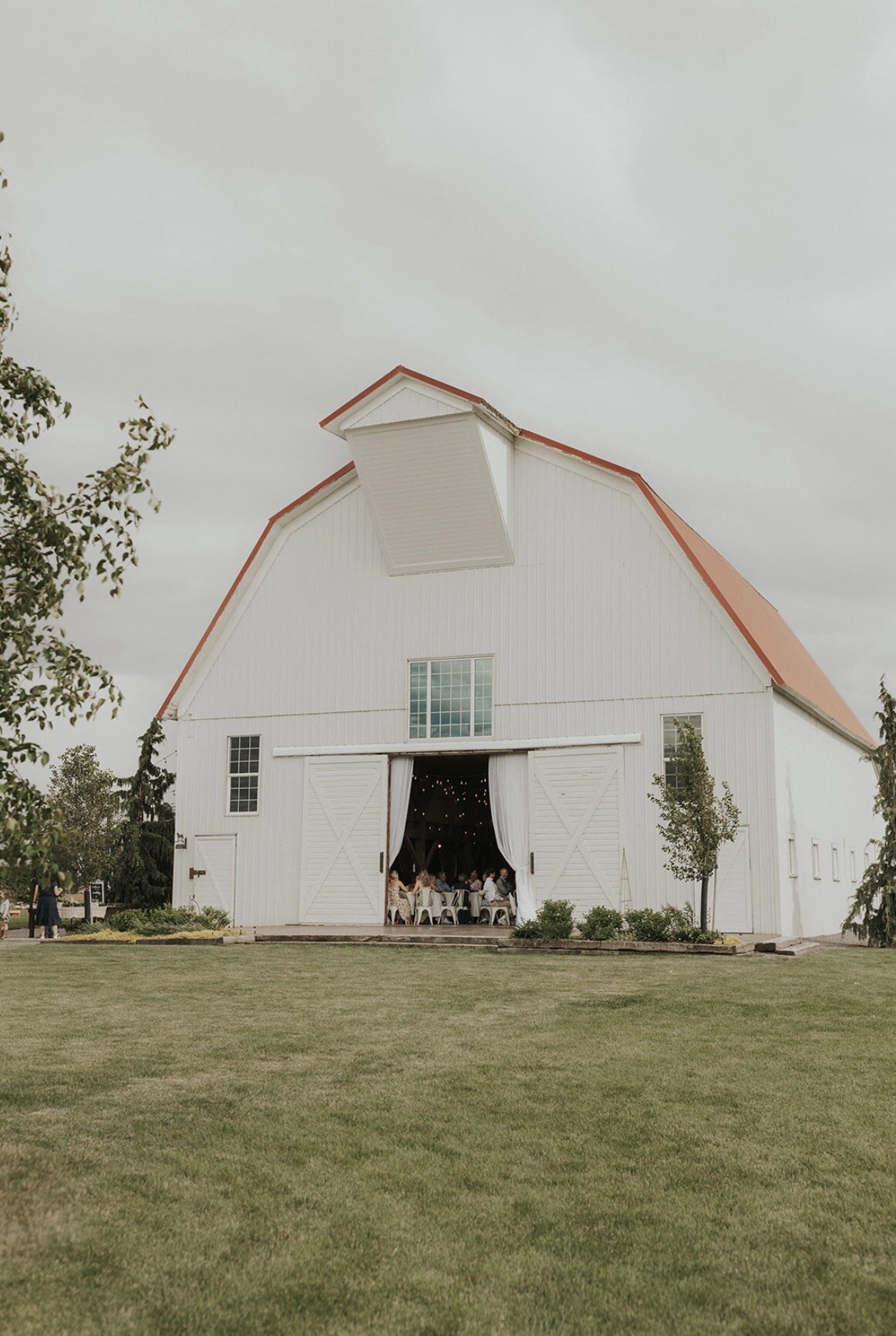 White-Barn-Estate-Oregon-Wedding-Venue-3