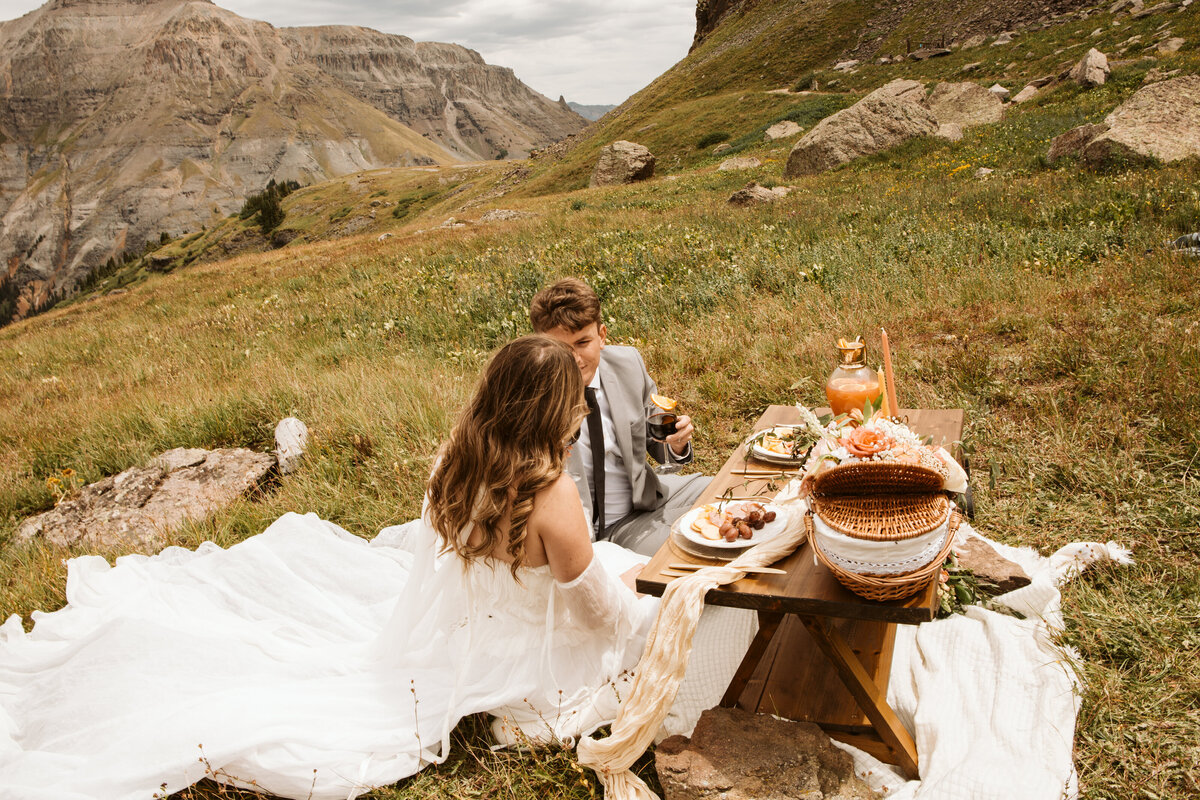 ourayelopement_picnicletters-4