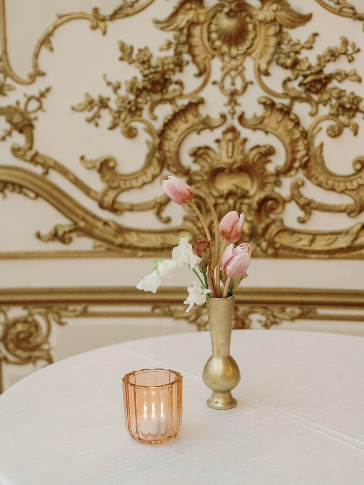 jane-steven-springvale-floral-perry-belmont-house-wedding-reception-bud-vase