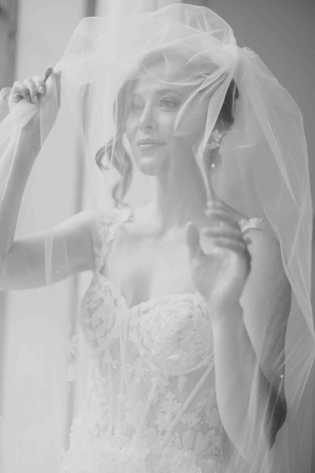 soft-black-and-white-bridal-portraits