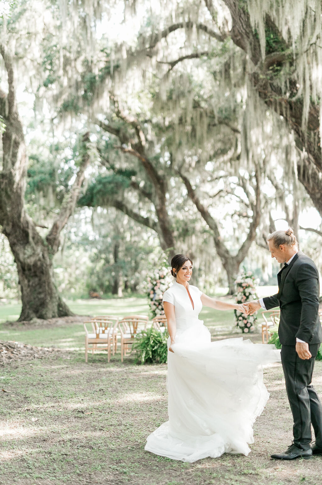 Beaufort South Carolina Wedding  | Cotton Hall Events Wedding  | Trish Beck Events | HIlton Head Wedding Planner | Southeast Wedding Planner |  Wedding Ceremony under the Oaks with the Spanish Moss