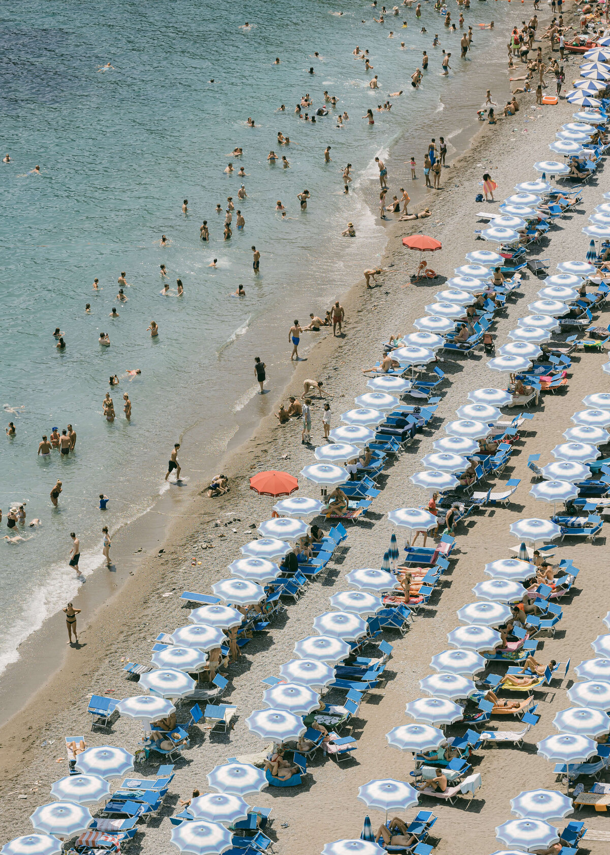 chloe-winstanley-italian-wedding-positano-amalfi-coast-umbrella